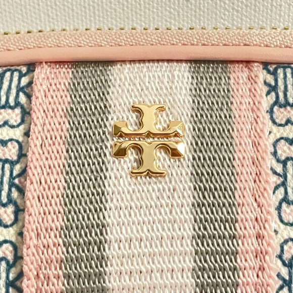 Tory Burch Gemini Link Wristlet Coastal Pink Gold Hardware H:4.2", L 7.2" - Picture 16 of 16